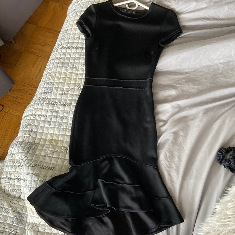 Mermaid like dress.